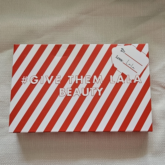 GIVE THEM LALA BEAUTY LIP SET NIB - Picture 5 of 7